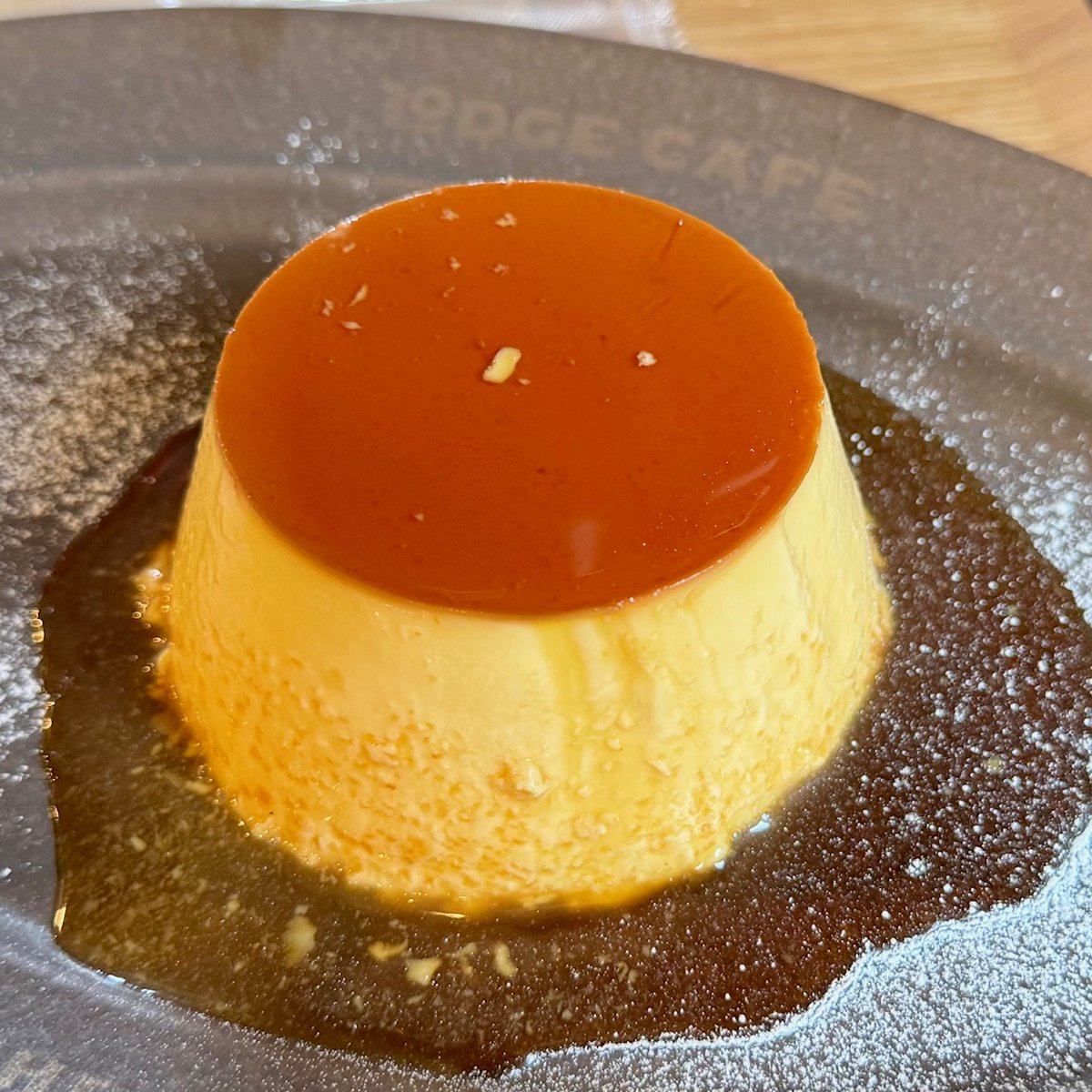 Realrocks's tweet image. - ̗̀📢爆音放送‼️

📻21年目の洋楽ロック専門番組
日曜このあと24:30～ #リアルロックス🔥
 
今夜は、コーチェラにも出演、6月来日！#JapaneseBreakfast の新作を紹介！

ナビは、実家 武豊のカフェでプリン食べたよ #澤田修 @nikushokuju1
ごちそうさま🍮

#ZIPFM #RealRocks #Bloodywood  #TheHives