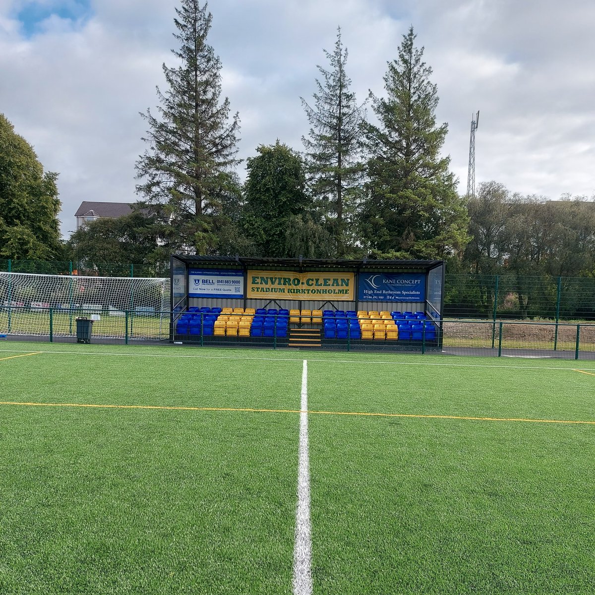 There is FREE EASTER COMMUNITY ACCESS this Monday (14/04) to Thursday (17/04) from 10am to 1pm at the Enviro-clean Stadium Kirktonholme. Just bring a ball and enjoy the pitch.