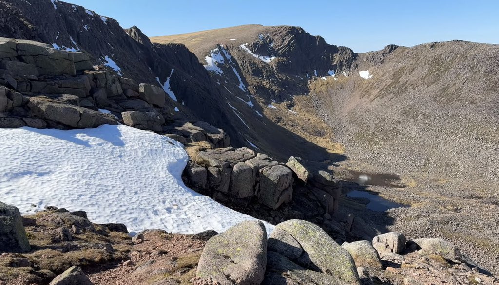 katchapman's tweet photo. Part two of my Scotland adventure vlog series is up! In this one I climb my first ever Munro… unforgettable! 🏔️🥰
https://t.co/HzmRHYNva0
#scotlandmunros #scotlandvlog #travelvlog #hikingvlog #scottishhiking https://t.co/VYCMJzM6An