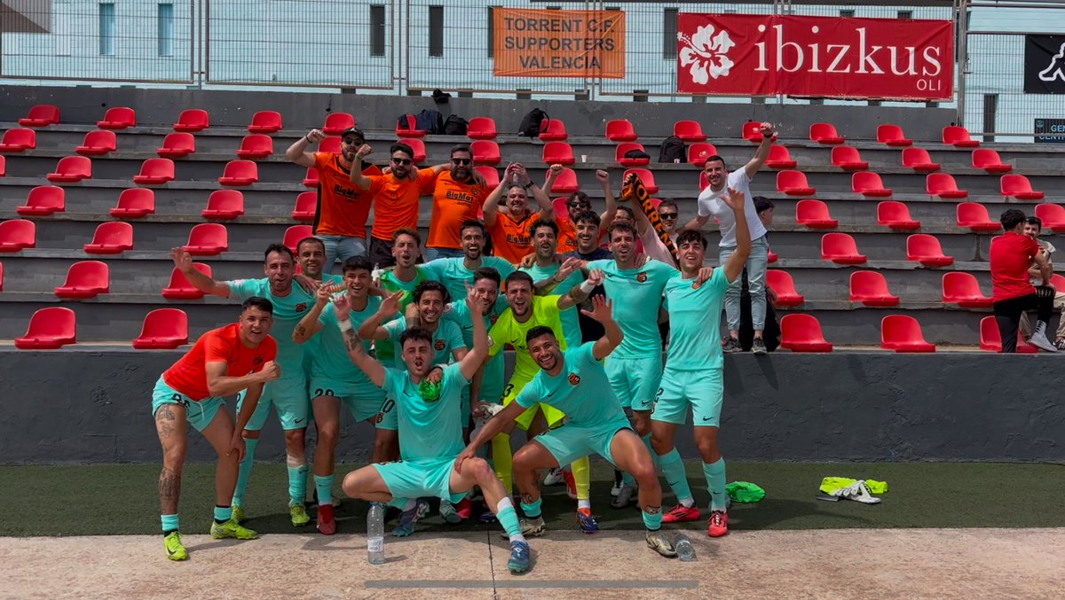 tcf_oficial's tweet photo. ¡QUE SÍ! QUE ESTA FAMILIA LO HA HECHO DE NUEVO 🔥¡Os esperamos la semana que viene en San Gregorio! 

#SangTaronja #2RFEF #IbizaTorrent https://t.co/WwgQcPG5my