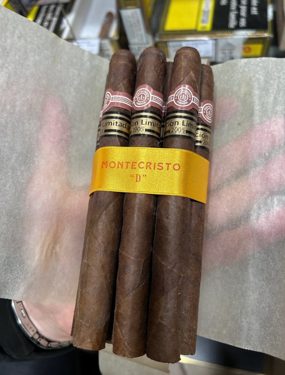 SaintCigars tweet media