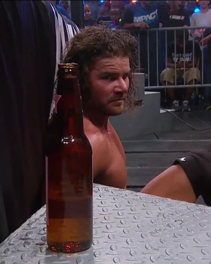 The_yellowbone's tweet photo. Best Heel Turn in TNA history https://t.co/pwQaZJlV8I