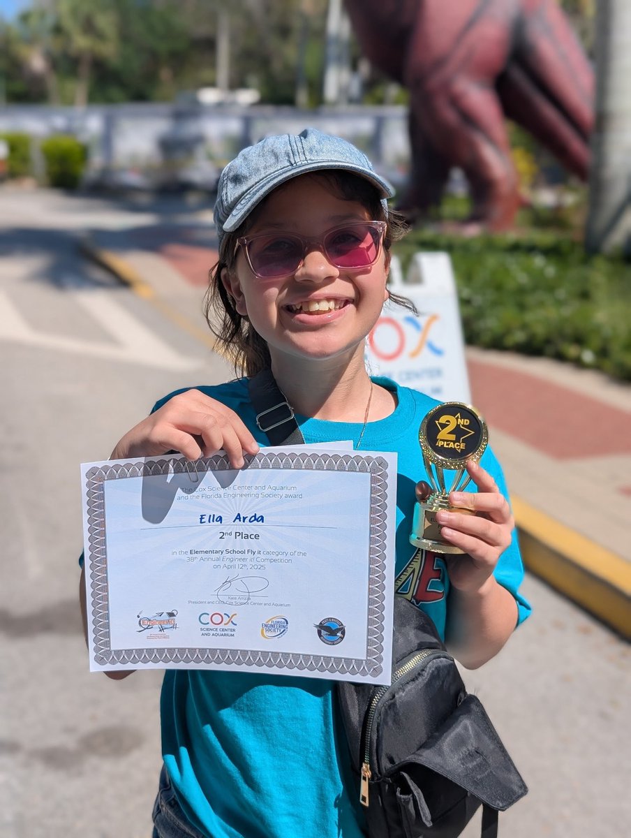 CoralSunsetAP's tweet photo. Ella taking home 2nd place for FLY IT at #engineerit for @sunset_coral #secme #girlsinscience @PBCSDSTEM @LaCristaParker @a_maddox27 https://t.co/Wzzk948fUs