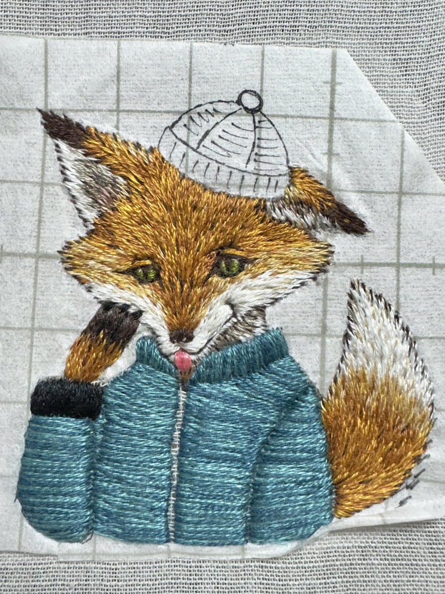 タヌキとキツネ
いつも以上に時間がかかっています🪡🧵
#刺繍 #ハンドメイド #制作過程