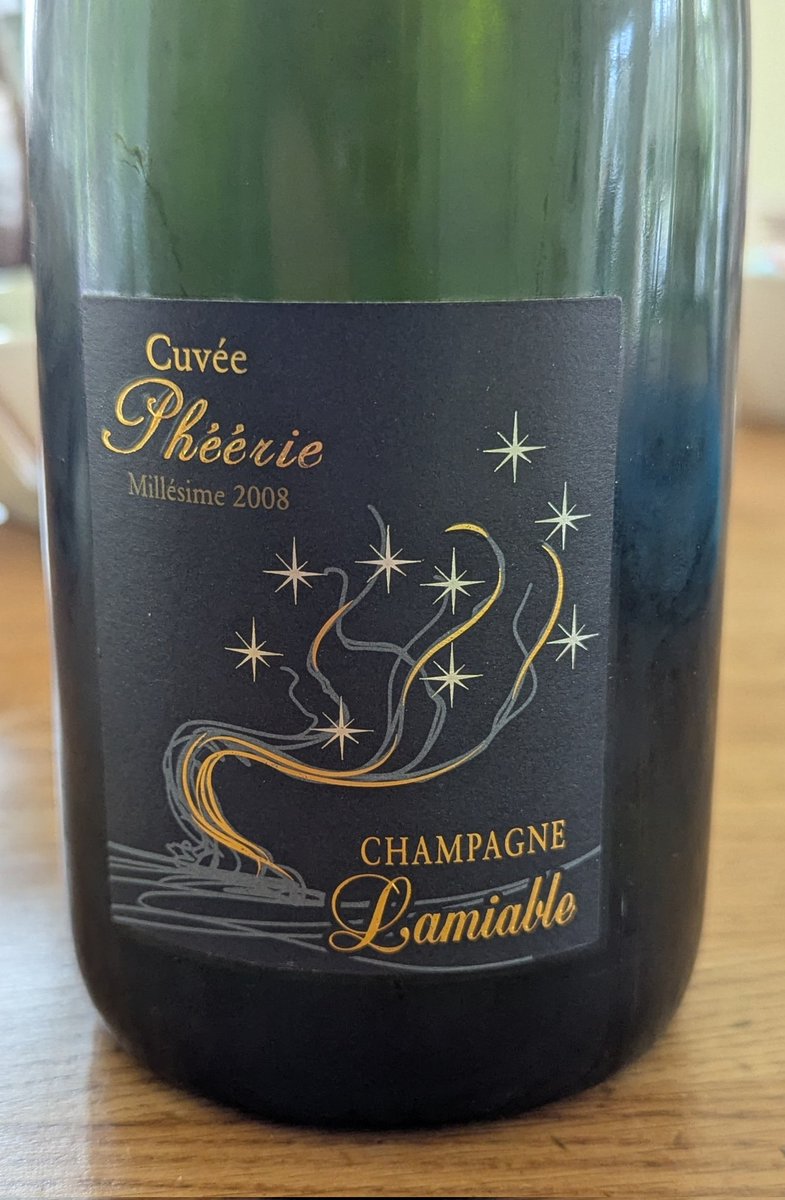 CharlesNF_no2's tweet image. Superb grower's Blanc de Blancs Grand Cru...with last bottle of 2000 to follow (and still showing well).