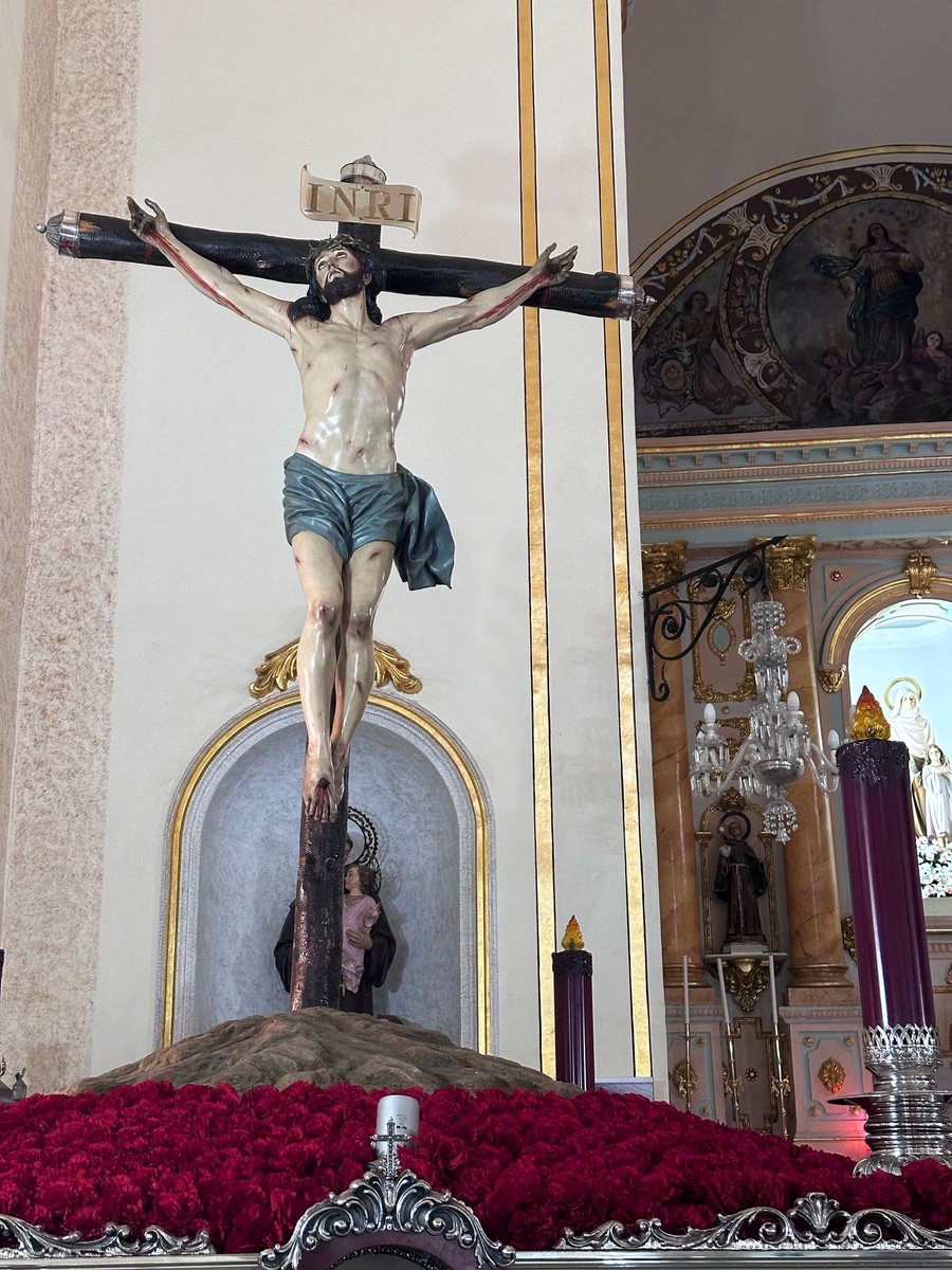 🌿  # DOMINGO DE RAMOS |

Nuestro Padre Jesús Nazareno, San Juan y la Virgen y el Santísimo Cristo de la Agonía ya se encuentran en sus tronos esperando al próximo Miércoles Santo.