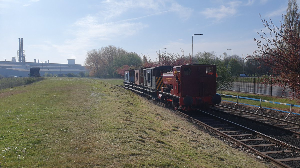 As well as a private railtour yesterday, We had Good news yesterday from parliment. 

We as well as all the British Steel workforce are happy to hear positive news. 

Save scunthorpe steel ! 
Save our Steel
