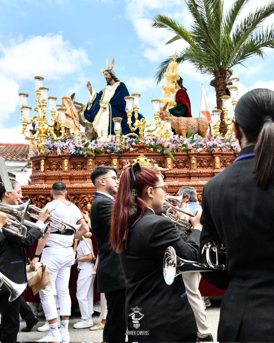 Recorremos los últimos tramos de este 𝐃𝐨𝐦𝐢𝐧𝐠𝐨 𝐝𝐞 𝐑𝐚𝐦𝐨𝐬 acompañando al 𝐒𝐭𝐦𝐨. 𝐂𝐫𝐢𝐬𝐭𝐨 𝐝𝐞𝐥 𝐀𝐦𝐨𝐫.

🎼 Señor de San Román 
🎼 Círculo de Pasion
🎼 Christus Vincit
🎼 Bondad
🎼 Penas de San Roque

#RedencionPorSevilla