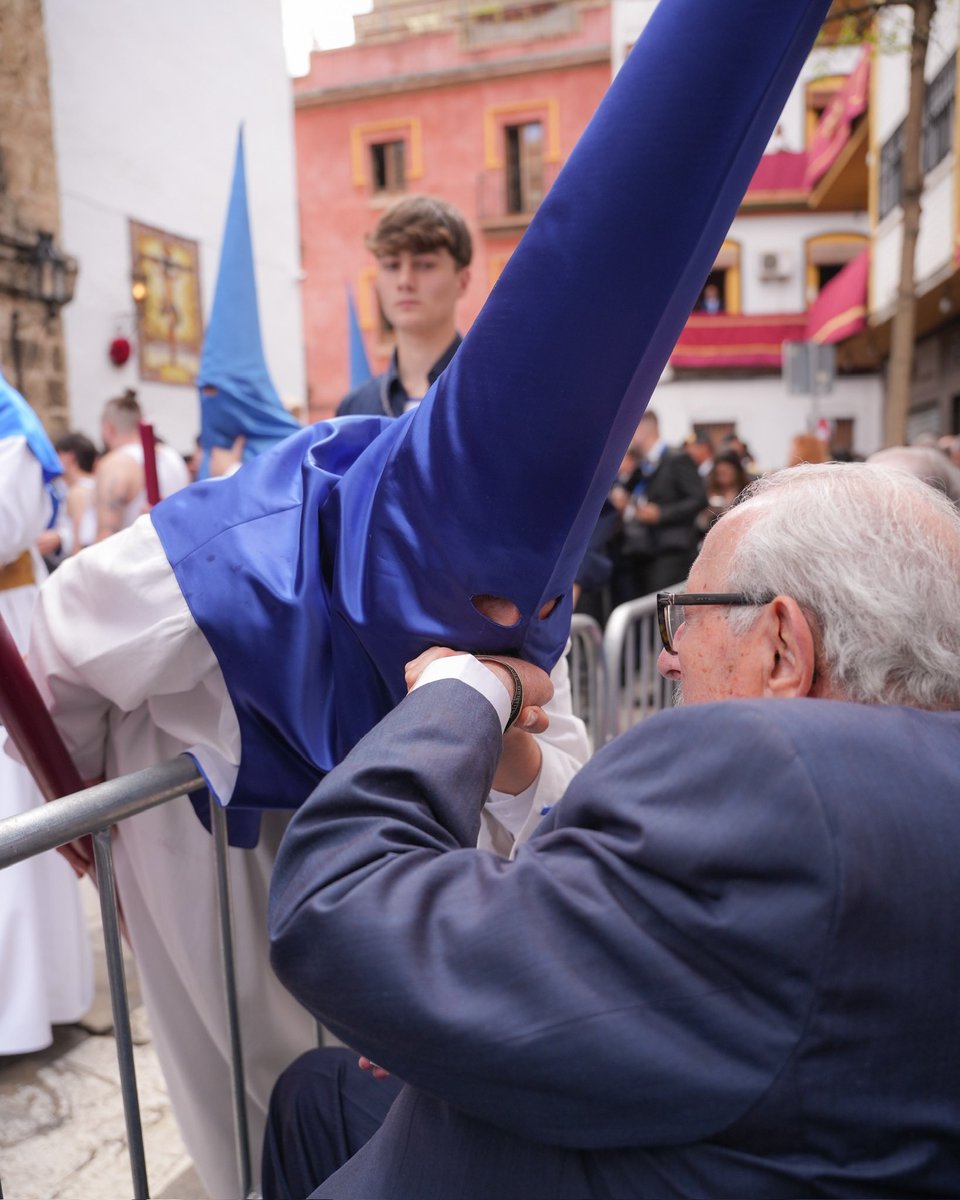 TQuifes's tweet photo. ¡De San Julián al cielo! 

#SSantaSevilla25 https://t.co/kcqHvBZVQ0