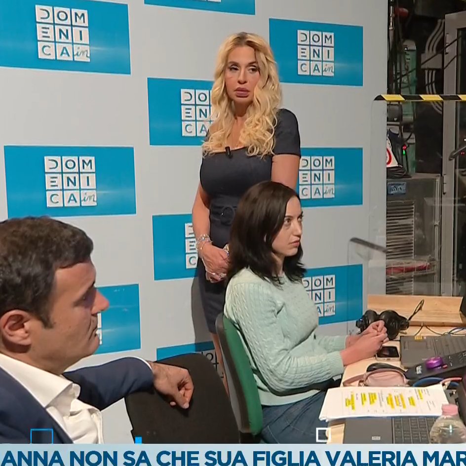 heythreshold's tweet photo. l'imboscata alla madre di valeria marini finisce male se provano a farle incontrare a sorpresa! 

#domenicain https://t.co/fUDc8KHu9i
