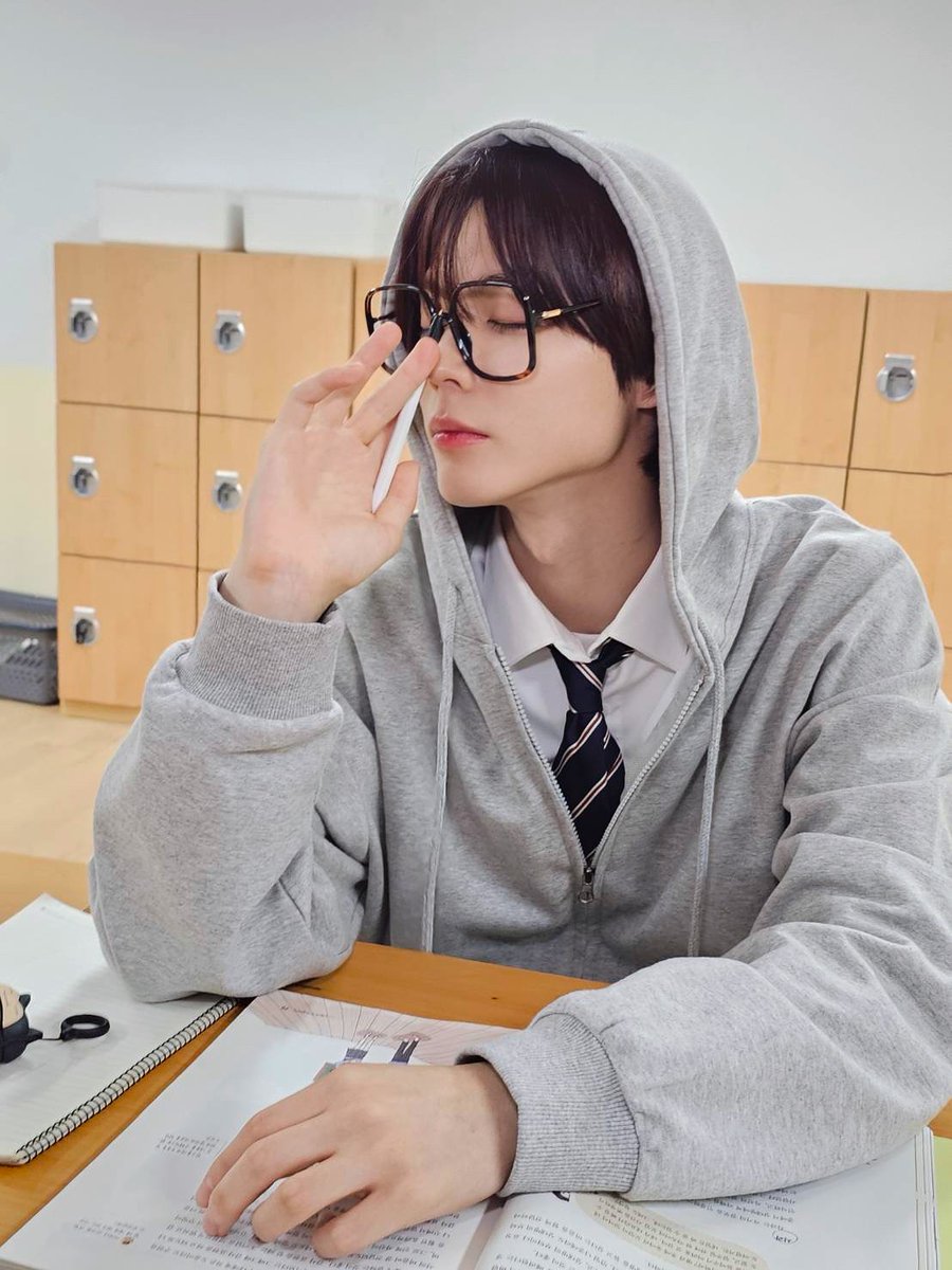 POW_grid's tweet photo. [#HONG]
나랑 매점 가자!🧃
#POW #파우 #홍 https://t.co/YYcygyzGza