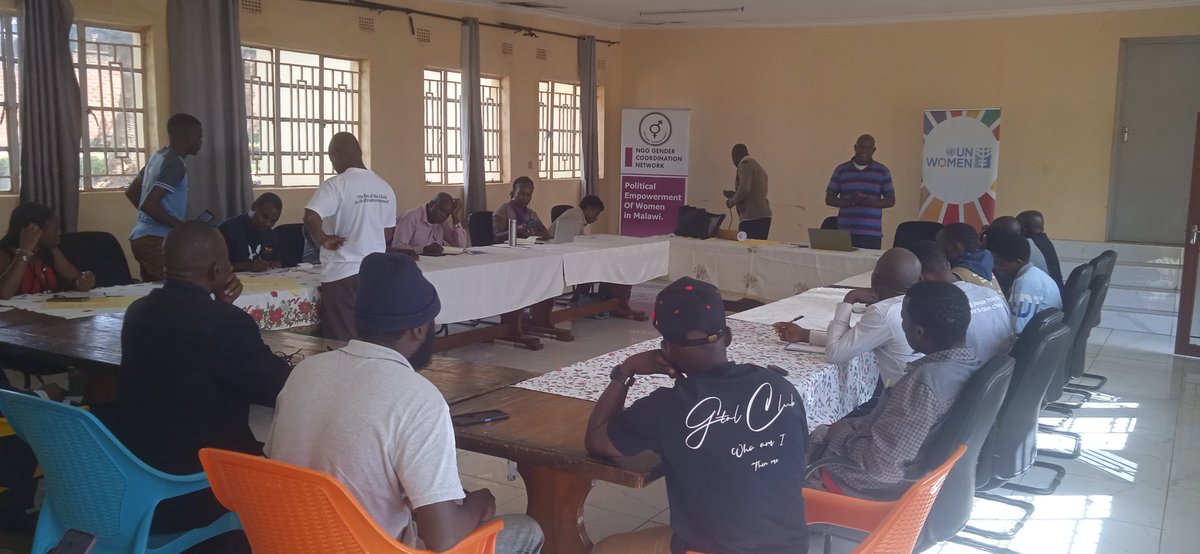NOYDmalawi's tweet photo. Ntchisi Youth FM staff are being trained by NGO Gender Coordination Network on political empowerment on women in Malawi and also on gender sensitive reporting. This comes as Malawi is preparing for General Election where female aspirants are engaging electorate to vote for them. https://t.co/gu8oMGSsJe