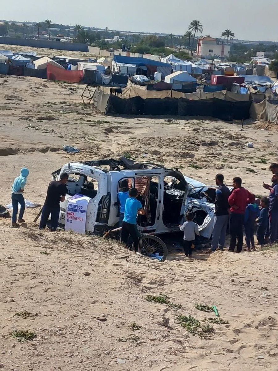Inilah kendaraan yang menjadi sasaran serangan udara penjajah “Israel” di Deir Al-Balah pagi tadi (13-4-2025), yang menyebabkan tujuh warga Palestina syahid, termasuk enam bersaudara dari keluarga Abu Mahadi.

<a href="/QudsNen/">Quds News Network</a>
<a href="/sahabatalaqsha/">Documenting #GazaGenocide</a>