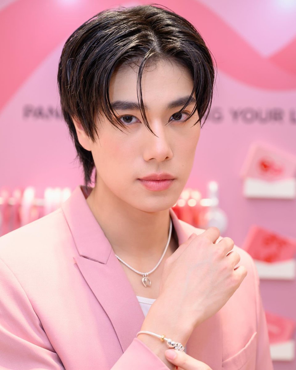 Chew ☾ tweet media