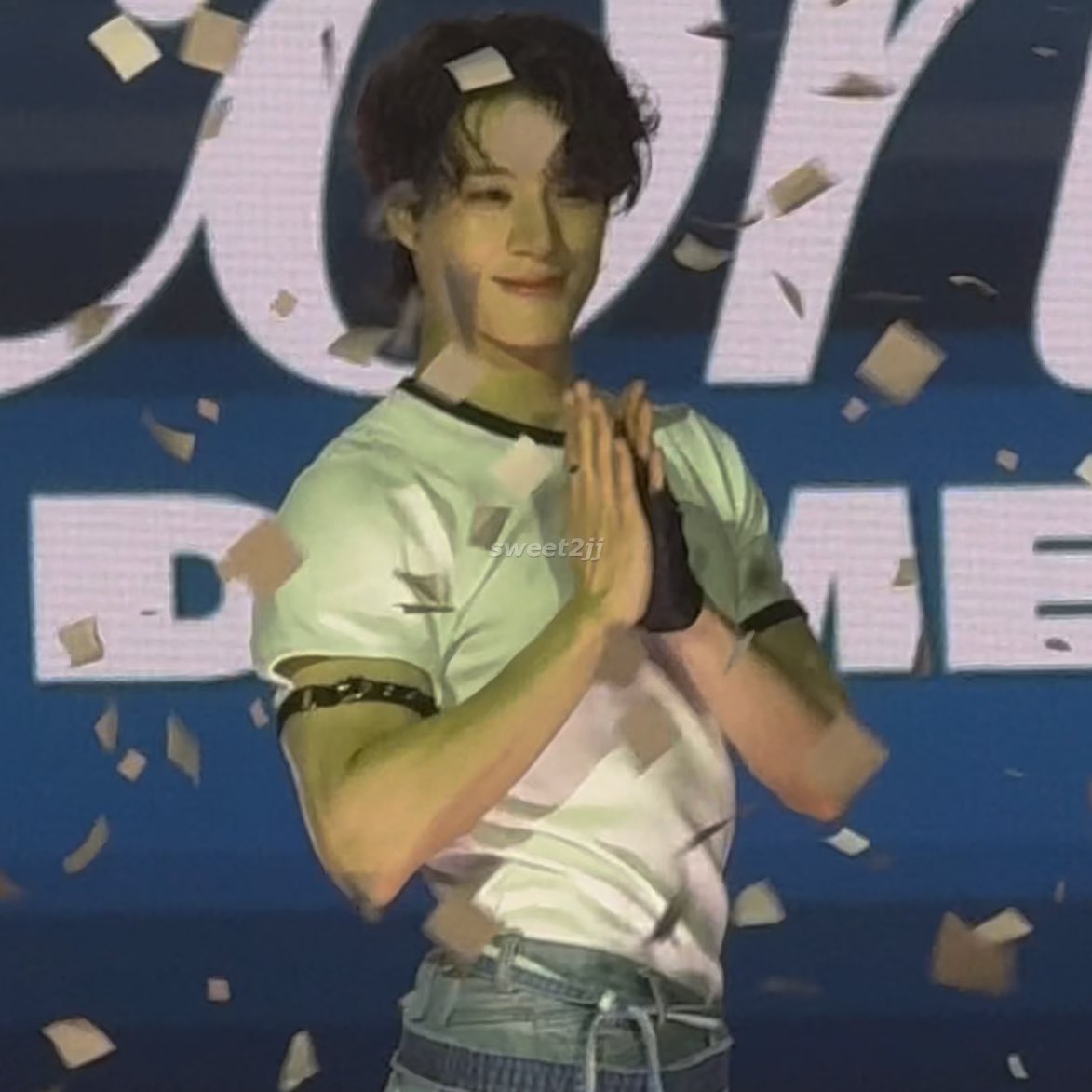 sweet2jj's tweet photo. 250413 도쿄 인기가요 #제노 #JENO

아니 너무 쁘띠 강아잖아 …🥹😭
제노야 오늘 고생했어어 🩷🩷 https://t.co/TRRRHVRVQK