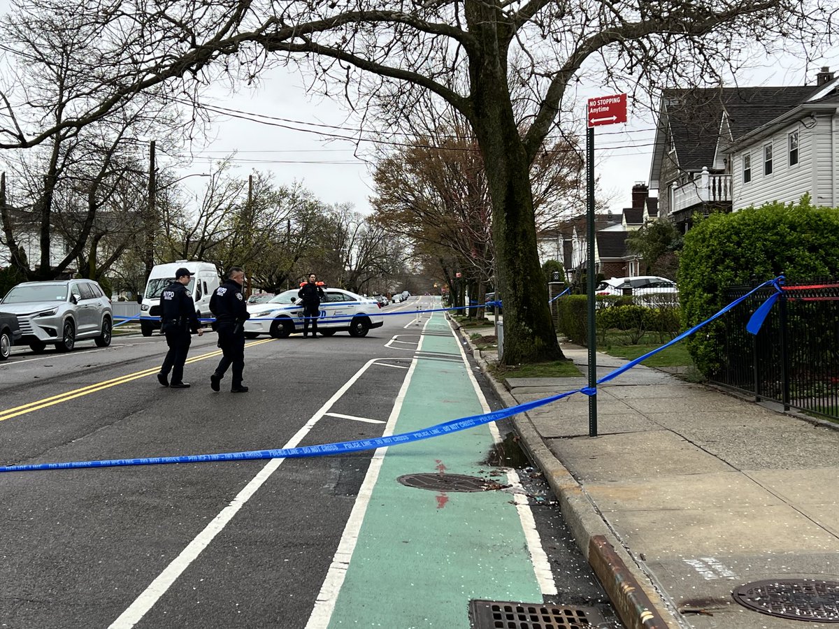 Man and 17 yr old boy both dead from gunshot wounds in Bayside. Sources tell #1010WINS it may have been murder- suicide stemming from love triangle.