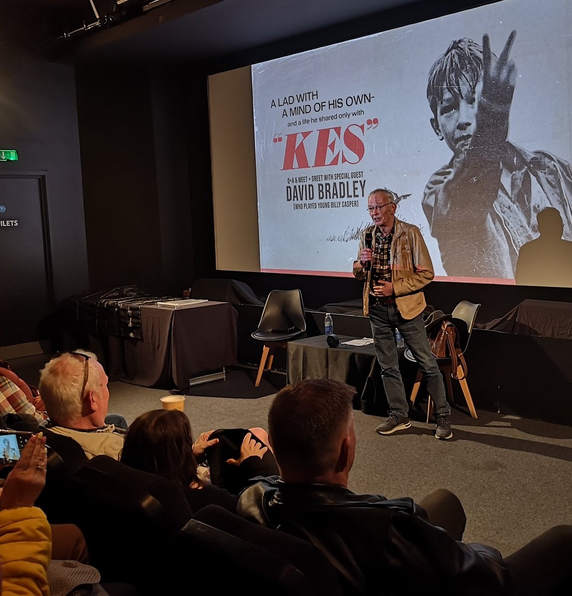 Just introduced #Kes to the audience at <a href="/mockbirdcinema/">Mockingbird Cinema & The Nest Bar and Kitchen</a>. Great to see so many fans at this sell-out screening of the film. Still a handful of tickets available for the 5.45pm showing. #BillyCasper #AKestrelForAKnave #BarryHines #Digbeth 🦅🎥🍿