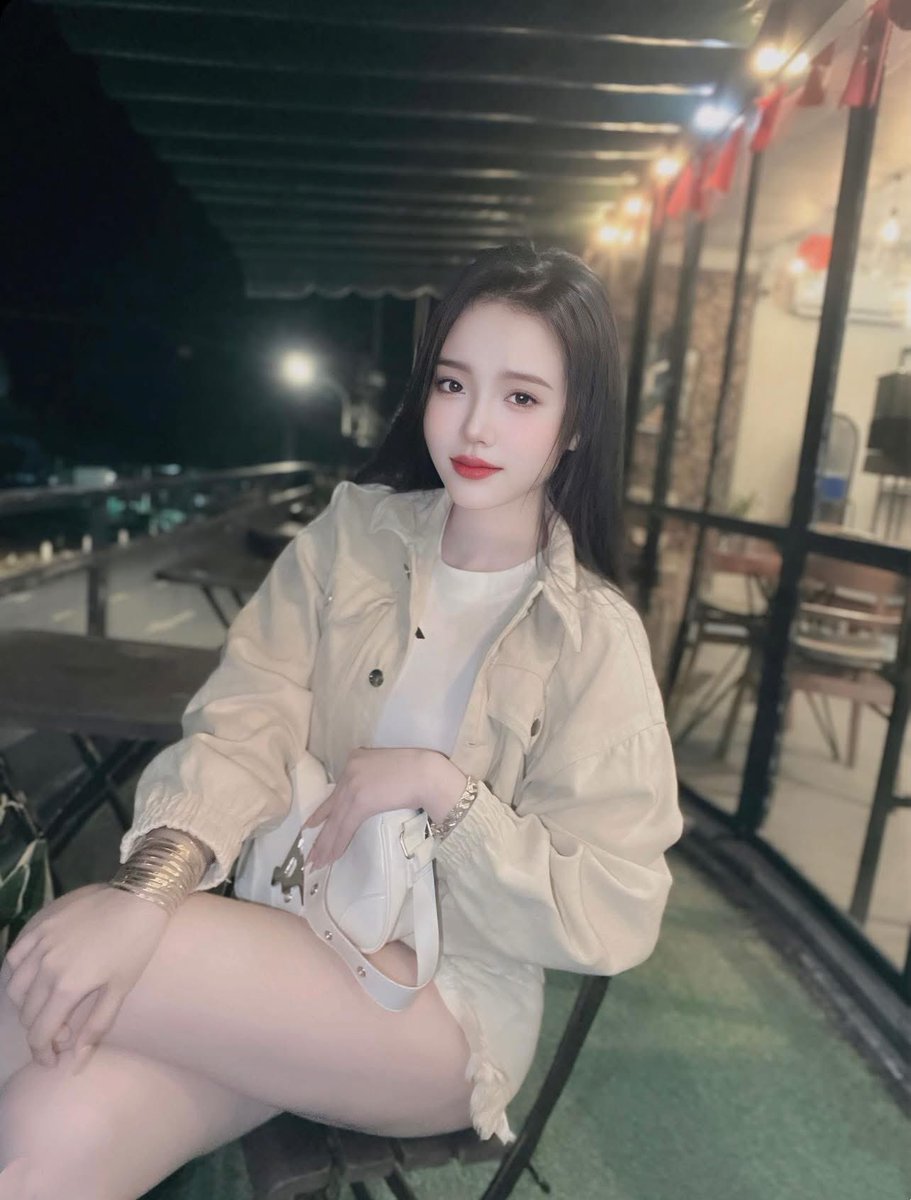 Huyền Trân tweet media