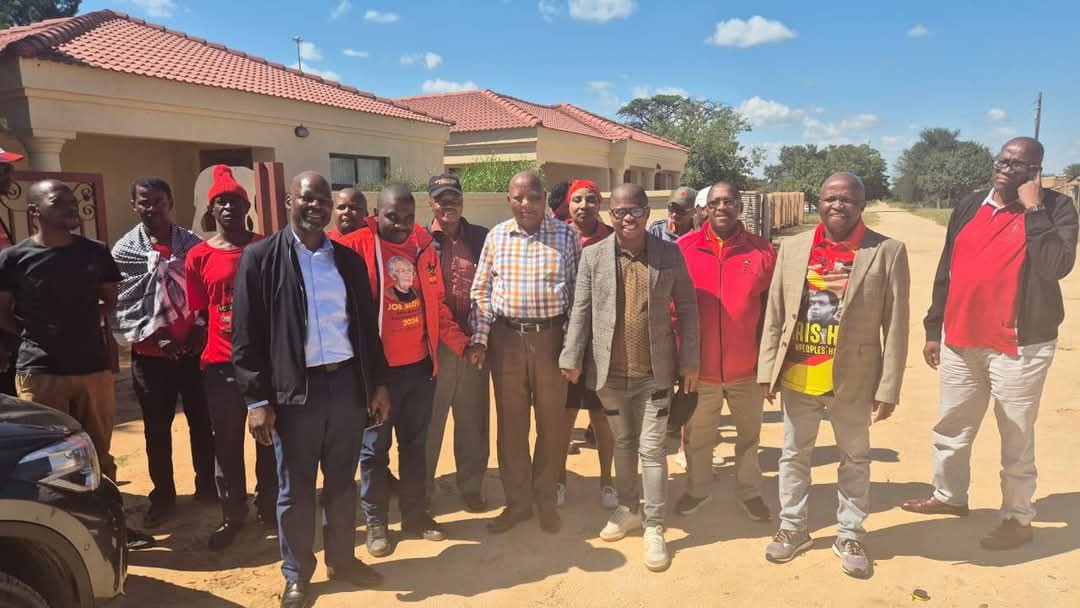 SACP1921's tweet image. 13 April 2025  |  #SACP General Secretary Solly Mapaila visited Kgosi Shole of Batloung Baga Shole in Ramatlabama village,  North West Province - to engage with him about the SACP program of village development that the SACP through Dora Tamana has initiated in the village.