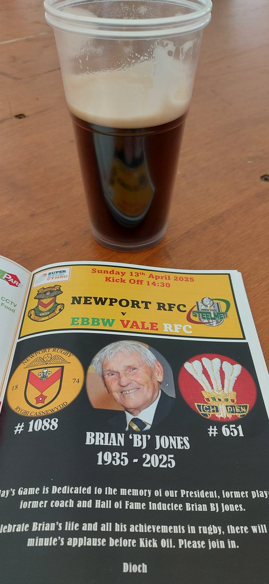 Npteggchaser's tweet photo. The family sponsored @NewportRFC flag flying proudly at half mast over Rodney Parade,in respect of BJ's passing.
What a life with the #BlackandAmbers,to be celebrated &amp; commemorated. He will be sorely missed by everyone associated with the CLUB &amp; beyond.
#RIPBJ
🖤🧡😥
@FoNRTrust https://t.co/x86kC5vLTT