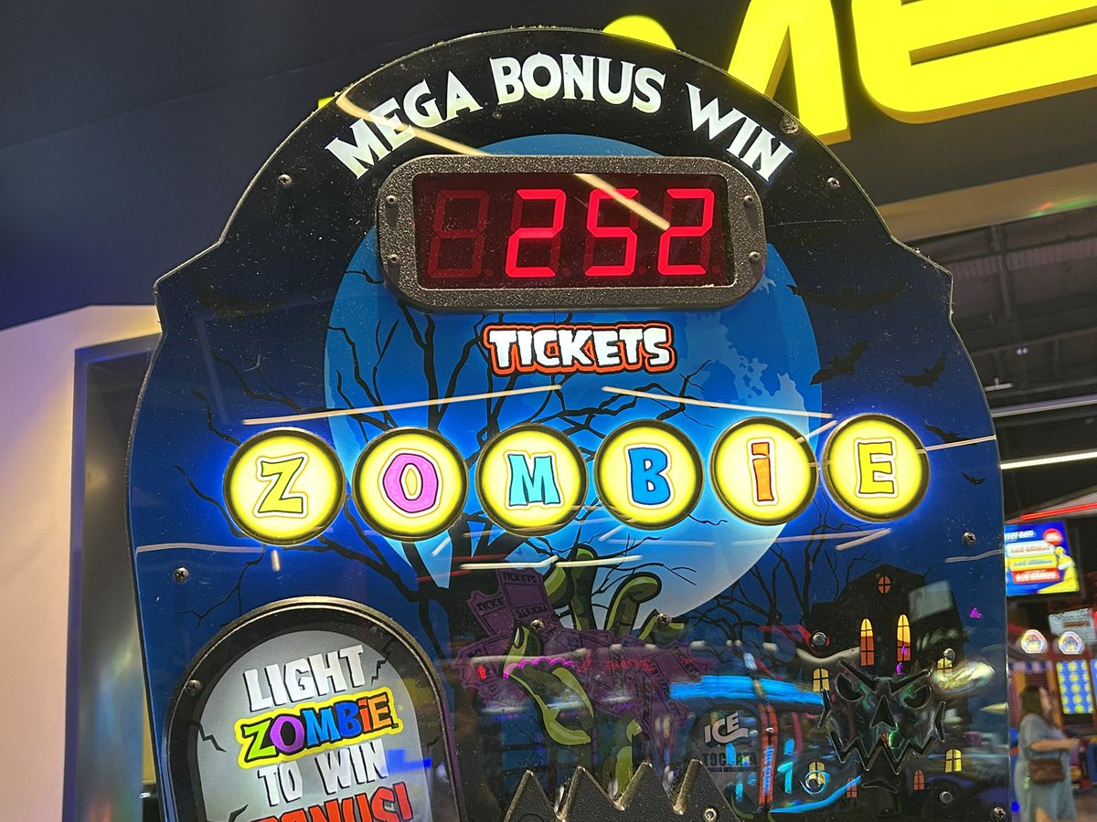Tydan_Qu20's tweet image. 252 Tickets Mega Bonus Win on Zombie Snatcher at Timezone and Zone Bowling Villawood #arcade #timezone #zonebowling #sydney #australia