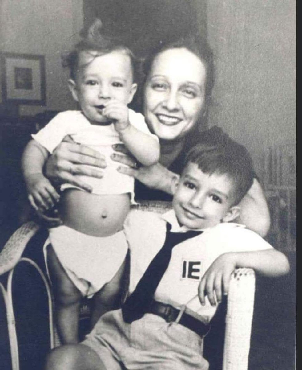 Era una mujer cubana con hijos. Se llamaba Fe del Valle y trabajaba en una tienda  pero murió por un atentado planeado y ejecutado por agentes al servicio del gobierno de EEUU en el lejano 1961 pero que #Cuba 🇨🇺 no olvida.