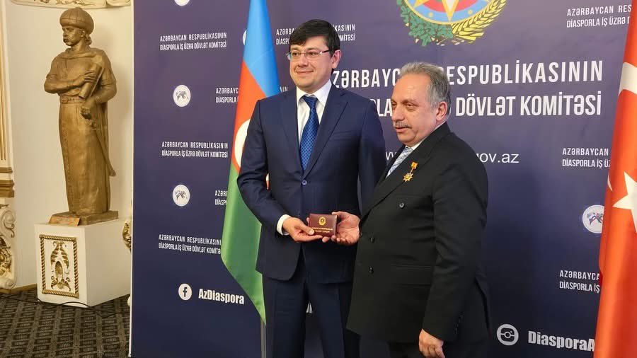 mustafa_kiraz38's tweet photo. Talas’ta yapımını gerçekleştirilen Azerbaycan Kardeşlik Parkı, Şuşa Evi ve İsa Bulağı’ndan dolayı Azerbaycan Diaspora Bakanı Fuad Maradov tarafından Hizmet Madalyası ile taltif edilen Belediye Başkanımız Sn. Mustafa Yalçın’ı tebrik ediyorum https://t.co/A089lSqc4J