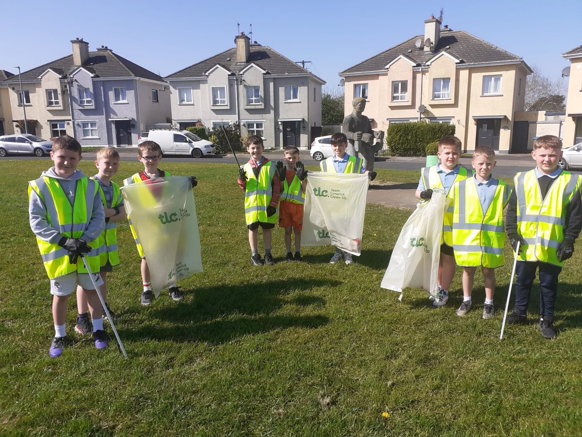 Croom National School (@croomschool) on Twitter photo Pictured below are our Senior Classes taking part in <a href="/TLC_Limerick/">Team Limerick Clean-Up</a> #TLC10 Well done for your effort and for taking advantage of the 🌞 to make our village cleaner. Don't forget, you can join #TLC10 this Fri. 18th! <a href="/CroomCDA/">Croom Community Development</a> <a href="/TidyTownsIre/">Supervalu TidyTowns Competition</a> <a href="/GreenSchoolsIre/">Green-Schools</a> Pictured below are our Senior Classes taking part in <a href="/TLC_Limerick/">Team Limerick Clean-Up</a> #TLC10 Well done for your effort and for taking advantage of the 🌞 to make our village cleaner. Don't forget, you can join #TLC10 this Fri. 18th! <a href="/CroomCDA/">Croom Community Development</a> <a href="/TidyTownsIre/">Supervalu TidyTowns Competition</a> <a href="/GreenSchoolsIre/">Green-Schools</a>