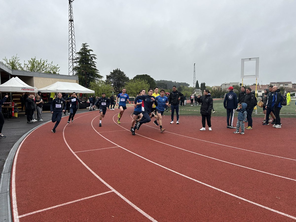 PompiersHerault's tweet image. #RDV|| CLERMONT L’HÉRAULT 
☀️absent
☔️fine
🌡️13•
Les sapeurs-#pompiers de l’#Hérault #JSP #SPP #SPV sont engagés sur les épreuves du Challenge de la qualité 
Grimpé de corde | Parcours sportif |  Lancé de poids | Saut en hauteur | Vitesse &amp;amp; 1/2 fond 🏃‍♀️🏃🏿🏃‍♂️
GO! GO! les sportifs