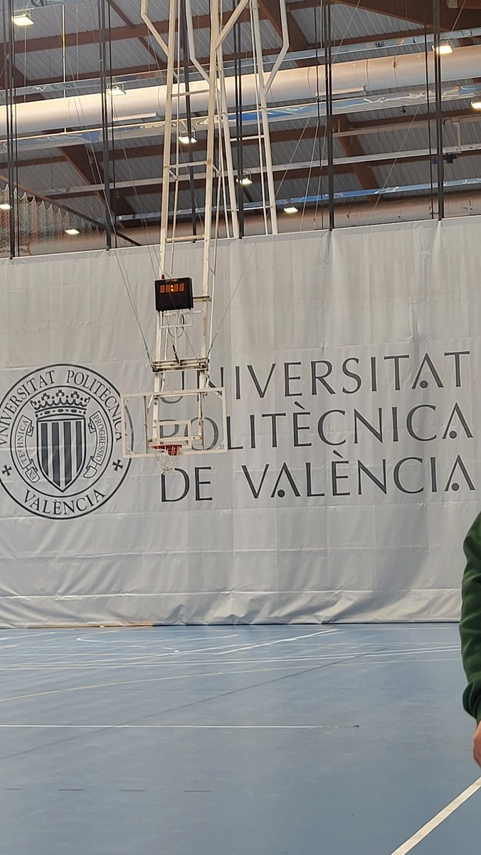 Y EN EL DEPORTE, LO IMPORTANTE SON LAS PERSONAS.
Un año que se acaba...

Muchas experiencias (incluso el estar a nada de perder la vida) pero  ha servido para estar en paz con el baloncesto.
#GRACIAS