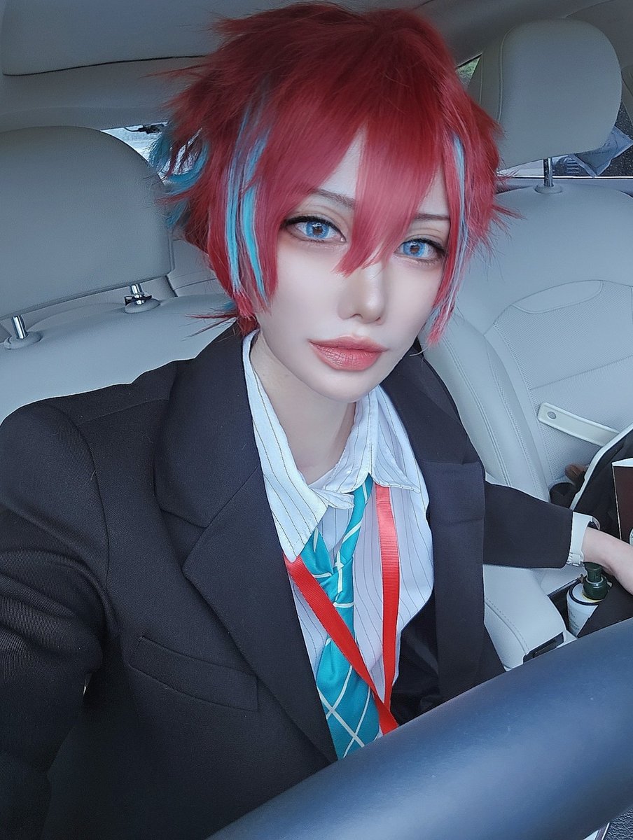 코스프레 이틀연속하는거 너무 힘드네요😂
이번 부코 자만추 대차게 실패함
눈물광광😭