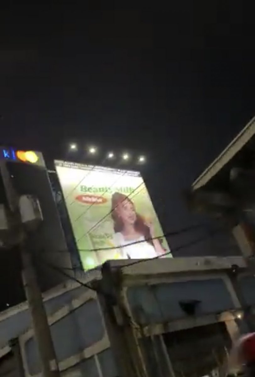 sayhicharlotte's tweet photo. May billboards na siya for Mang Inasal, Bench, and Dear Face,so ang tanong, anong brand kaya ang susunod?

FYANG DEARFACE BILLBOARD https://t.co/xqKhBjaFCl