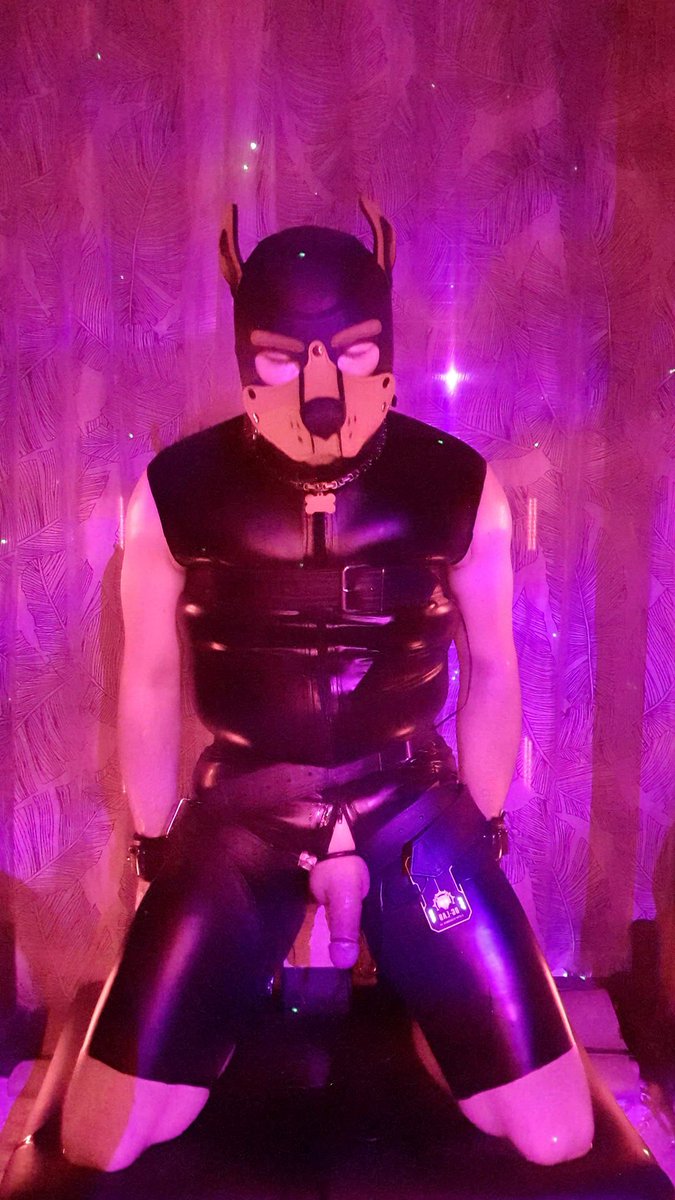 E-stim time for me
In latex and secure in the pilori with the électro box 3.0 by  <a href="/dungeon_lab_toy/">DG-LAB 地牢实验室</a>
cock and tits for more pleasure
Very nice moments to play
#electrosexe #goodboy #puppyboy #bondage #pup #latex #estim