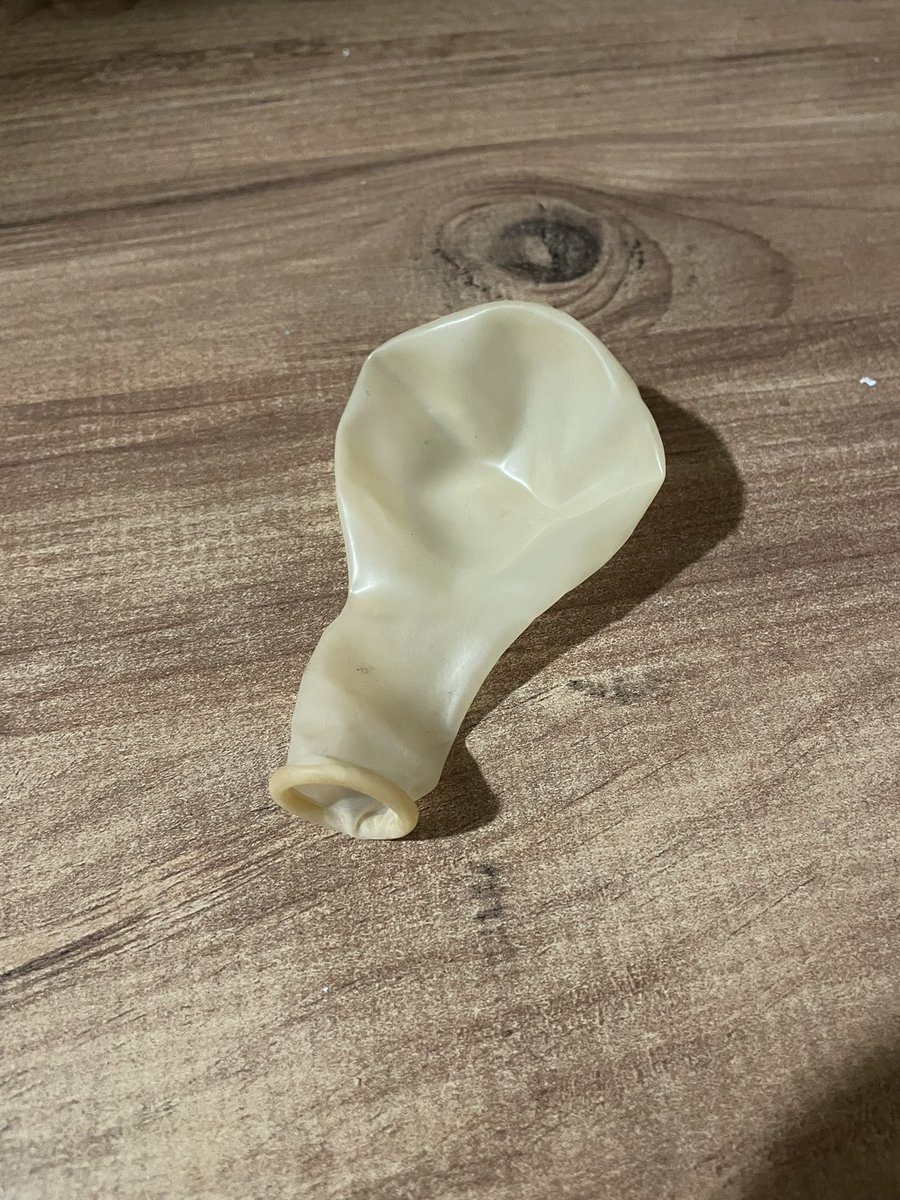 İlk gördüğümde prezervatif sandım aq bu nasıl balon rengi kskdkdlf