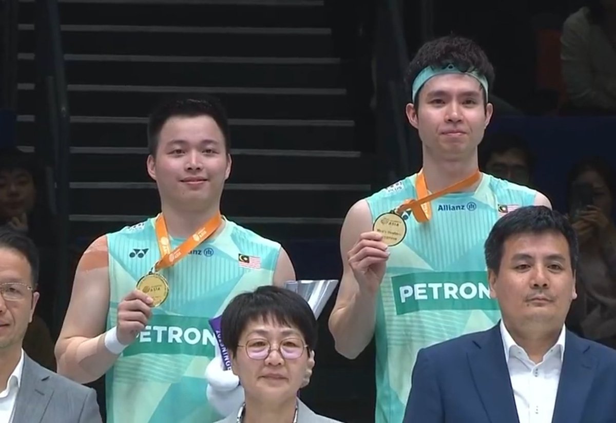 theone_xyz's tweet photo. • Men's Doubles 🏸 •

🥇 🇲🇾
Aaron Chia/Soh Wooi Yik

🥈🇨🇳
Chen Bo Yang/Liu Yi 

🥉🇨🇳
Liang Wei Keng/Wang Chang

🥉🇮🇩
Leo Rolly Carnando/Bagas Maulana

Thank you for the fight & absolutely outstanding performance, Chiasoh. A very well deserved title. Enjoy your historical day 🔥

and congrats to all the medalists. 

#BadmintonAsiaChampionships2025 #BAC2025