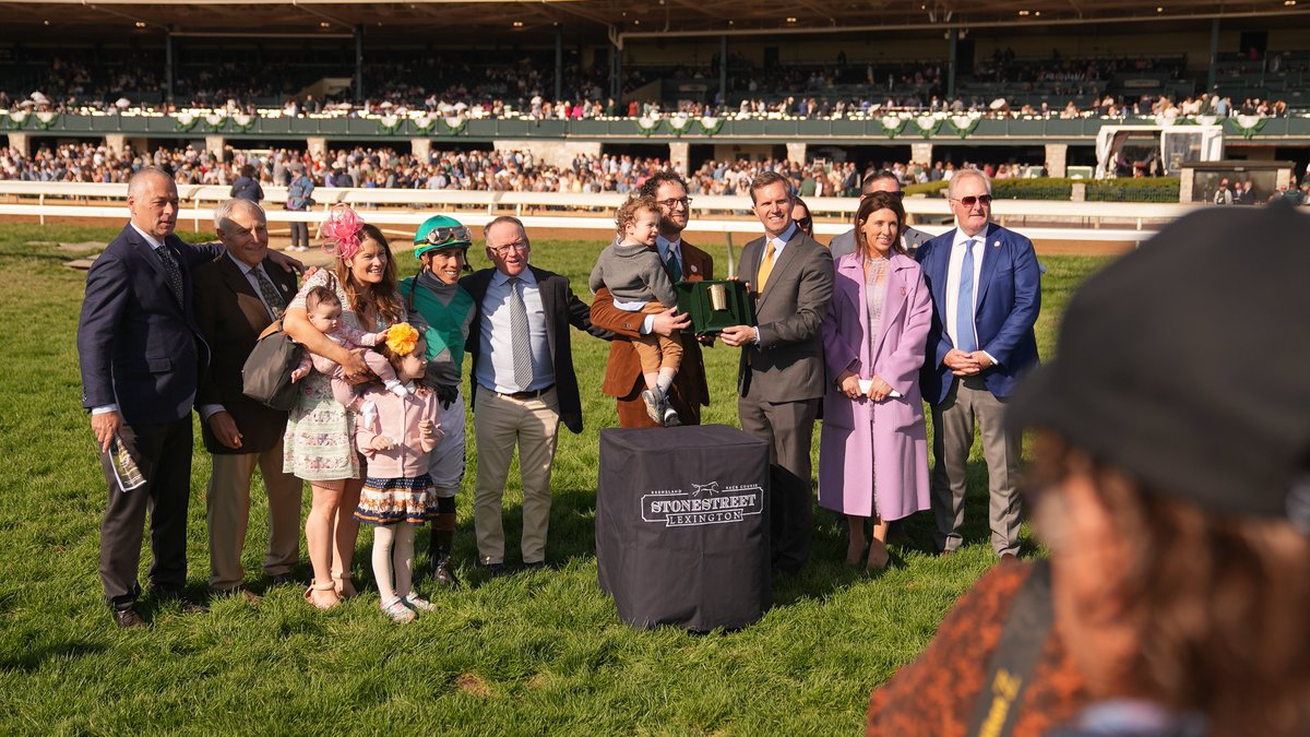 GovAndyBeshear's tweet photo. After a tough few weeks, it was great to see so many Kentuckians smiling Saturday. It was an honor to present the Stonestreet Lexington race trophy. And thanks to @keeneland for always delivering the best hospitality to our people and visitors from across the globe. https://t.co/SLXlH8uAxK