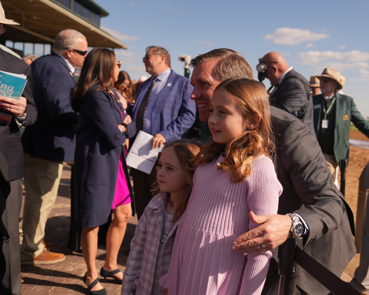 GovAndyBeshear's tweet photo. After a tough few weeks, it was great to see so many Kentuckians smiling Saturday. It was an honor to present the Stonestreet Lexington race trophy. And thanks to @keeneland for always delivering the best hospitality to our people and visitors from across the globe. https://t.co/SLXlH8uAxK
