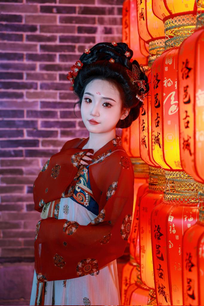 #四爱  春日不迟，相逢会有时~