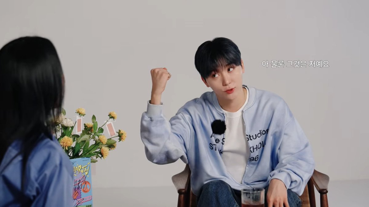 승관 : 누나가 두 명 있어서 그런가
정화 : 누나랑 안 싸웠어?
승관 : 아 물론 머리끄댕이잡고 싸운 적도 있고..
정화 : 누나 머리끄댕이를 잡아? 특이한데?
승관 : 
승관 : 물론 제가 잡혔어요

큰누나 89
짝은 누나 93
승관이 98

쟤가 날고 뛰어봐야 누나들 앞 낑깡이었을 것입니다