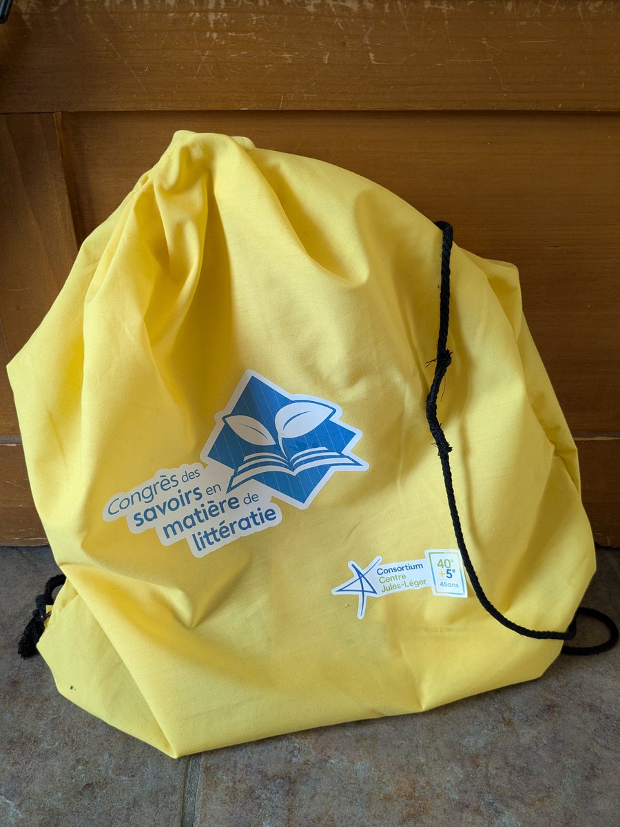 Et c'est parti pour une 2e journée inspirante! Merci aux élèves du #CCJL qui ont confectionné nos sacs pour ce #congrèsSML .