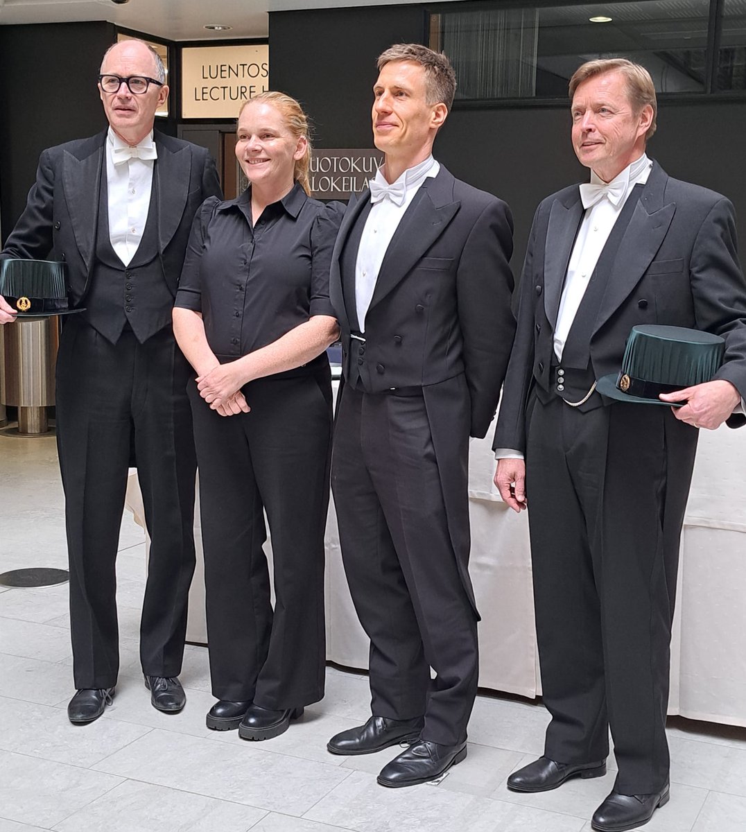 HannaMOllila's tweet image. Big congratulations to Dr. Tommi Strausz on a successful PhD defense on sleep bruxism aka grinding teeth during sleep.
A pleasure to supervise such a thoughtful scientist — excited to see what’s next! @FIMM_UH
#PhDDefense #SleepResearch #Bruxism #ProudSupervisor