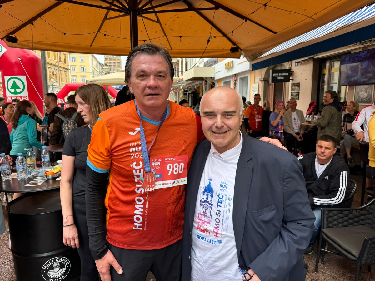 DenisVukorepa's tweet photo. Stigao sam do cilja! Koja pozitivna energija ovog polumaratona. Hvala mojim vjernim navijačima na podršci. Sad snažno dalje.

#homositec #rijeka #polumaraton #sport #cilj https://t.co/9V5mILio7p