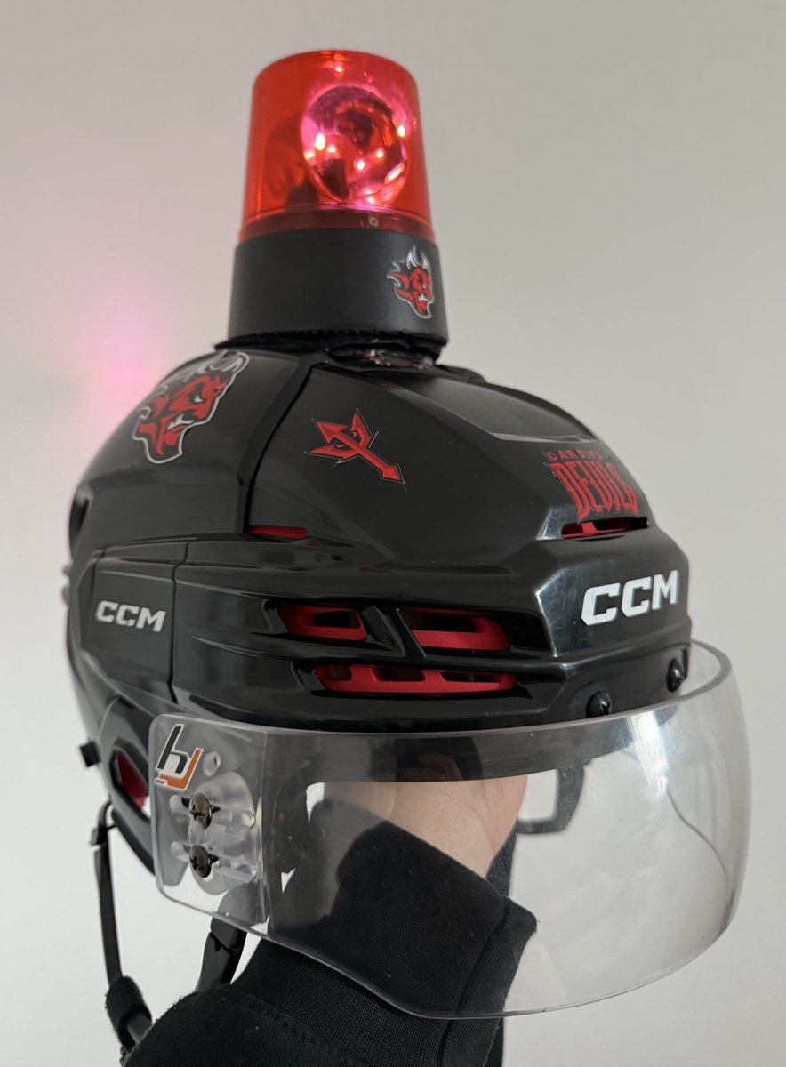 benharrison0's tweet photo. Playoffs helmet made its debut in Coventry last night! @cardiffdevils https://t.co/3VfNdyKImf