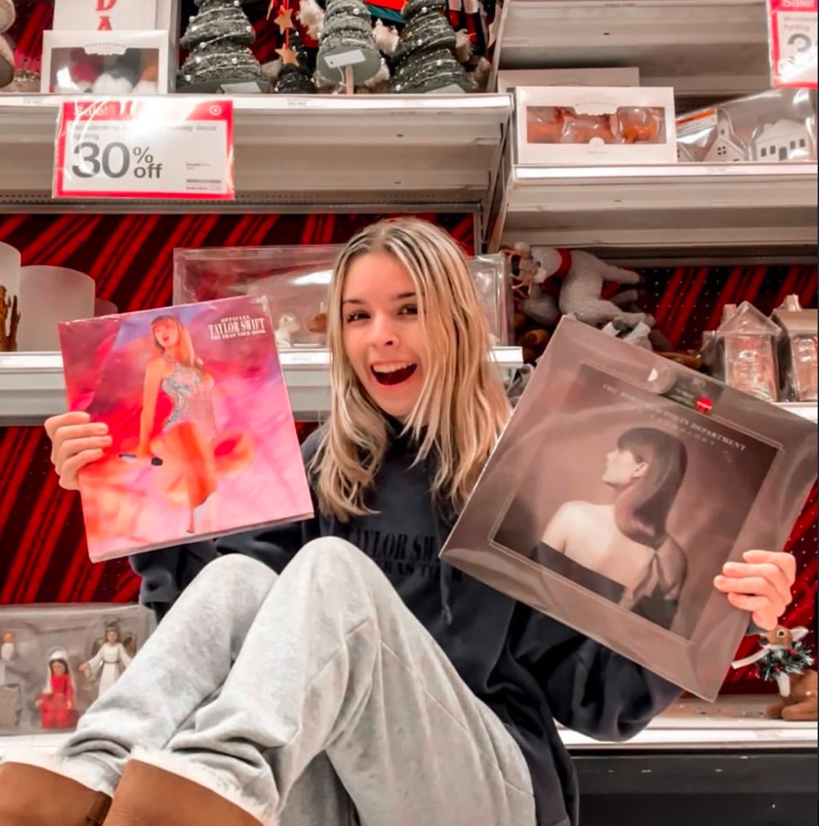 littleoldswift's tweet image. Happy #SwiftDay everyone! Being a swiftie is one of the biggest joys in my life! I’m so grateful to be part of such a loving community! 🤍✨🫶🏻