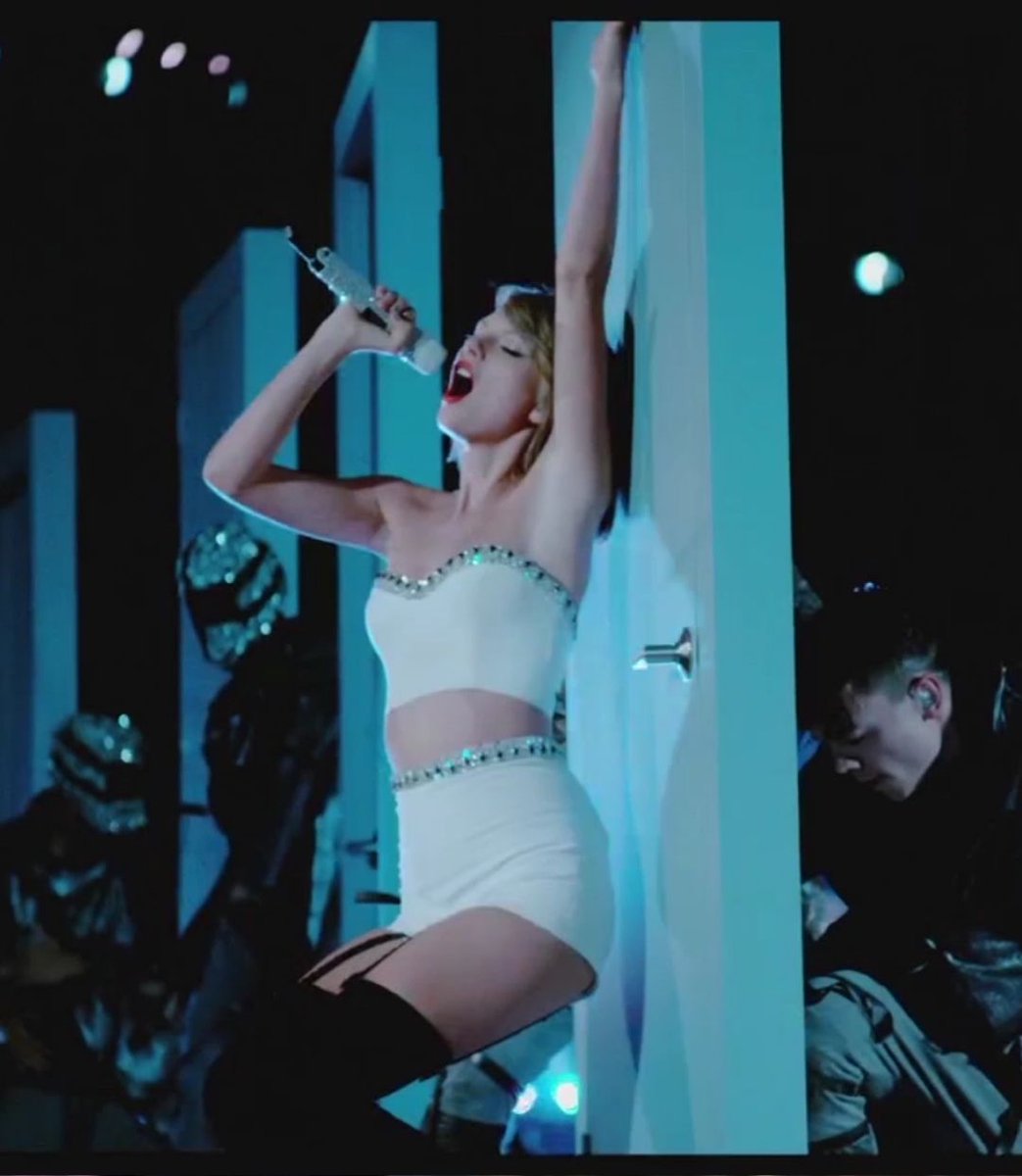 TheSwiftSociety's tweet image. Throw🔙| 9 years ago today, Taylor Swift released the "New Romantics" music video