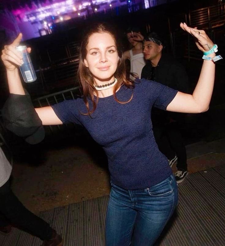 kieranLDR's tweet photo. Songs that Lana Del Rey has never performed live 💿

- a thread 🧵 https://t.co/LqBvcQxBho