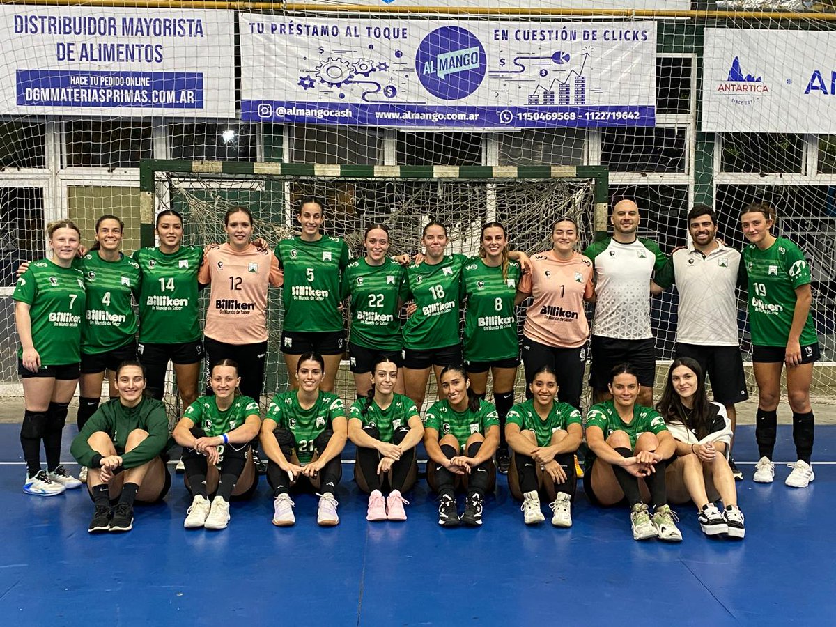 ferrocarriloest's tweet image. #HandballFemenino 🤾🏻‍♀️ Ganaron las Superpoderosas! Por la 4° Fecha del Metro Apertura de @femebal #Ferro venció en el Multi 32-19 a #ManuelDorrego!
Oé 1° con 12 pts. (4G)!
Próxima fecha (5°): Sáb. 26/4 vs. #BartoloméMitre (V)!
#VamosLasPibas! 💚🚂
