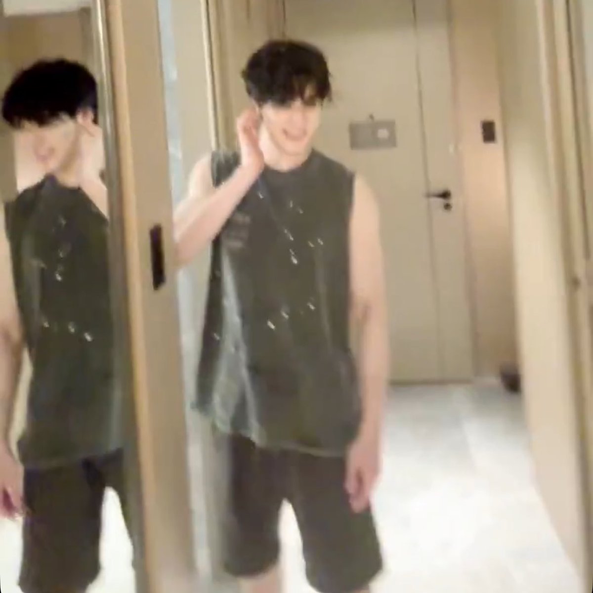 เหมือนพึ่งกลับจากเล่นสงกรานต์