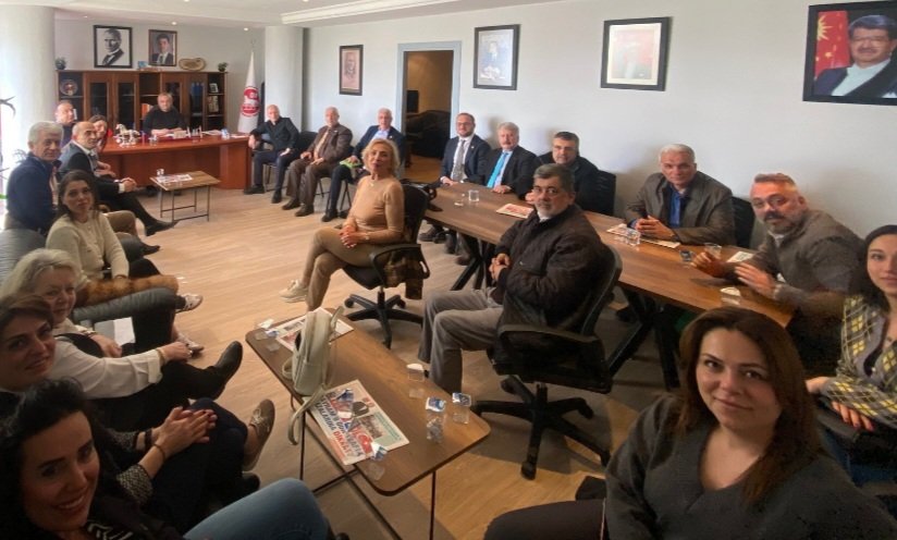 tannersevim's tweet photo. @istanbuldp il başkanlığımızda ülke gündemini değerlendirdik. 
@_DemokratParti @DpGultekinUysal @ademipek24 @necmettindnmez1 @HUR1MEDYA @Demokrat_Partii @alpkaancetin @DPHaydarAltints https://t.co/TygALmqVes