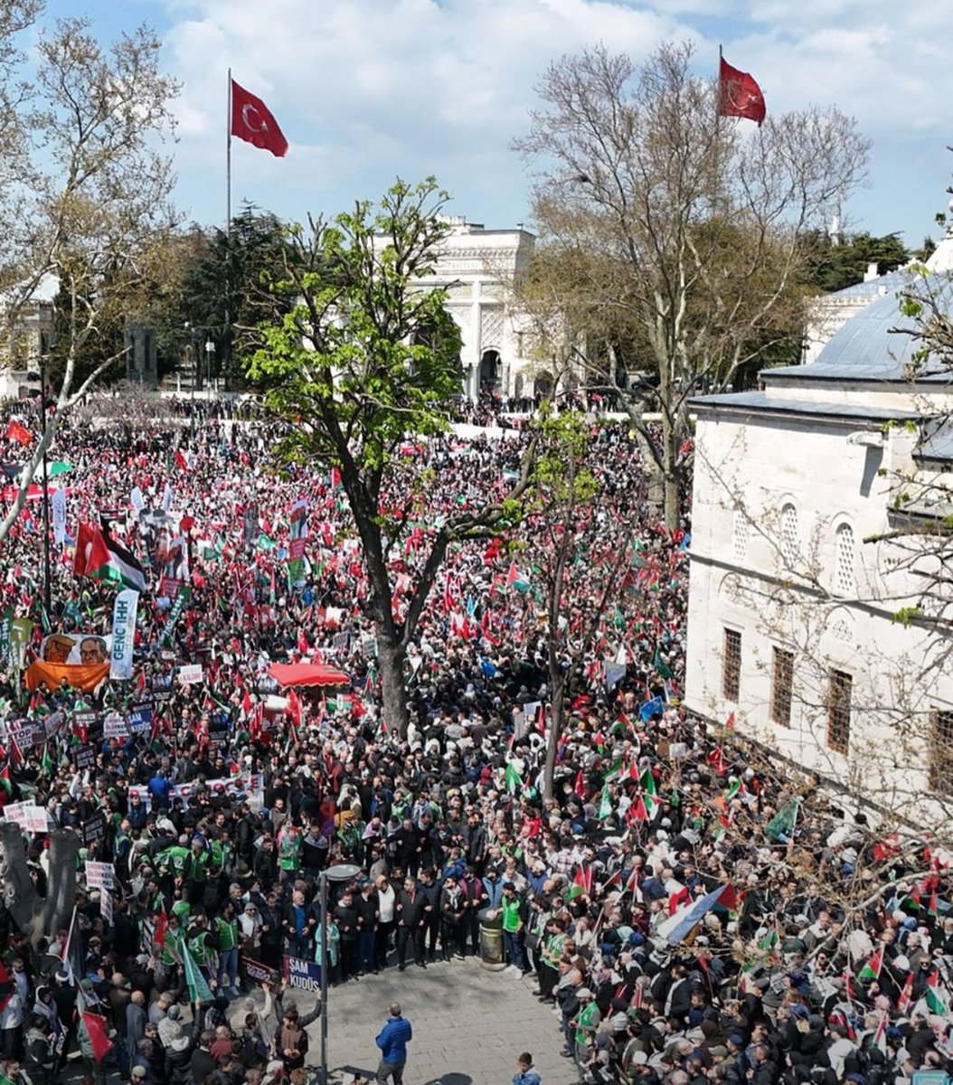 Gazze yıkılırken, İstanbul sustu sanmayın.
Binlerce yürek, tek bir ses oldu: Adalet, özgürlük, insanlık!

Ve bir sabah gelecek kardan aydınlık…
#AyağaKalk